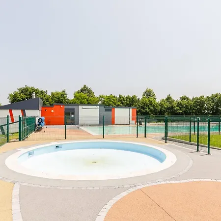 12 - Le Perroquet - Village Maché