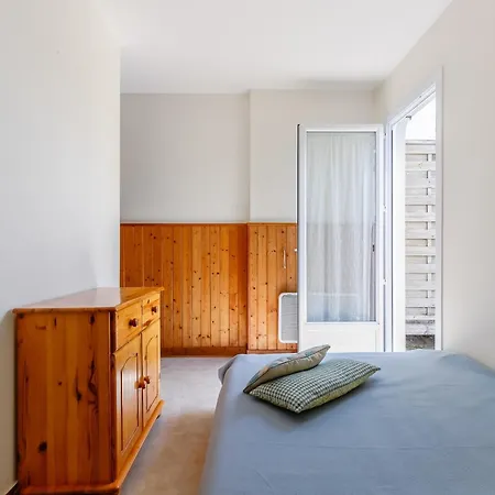 12 - Le Perroquet - Village Maché